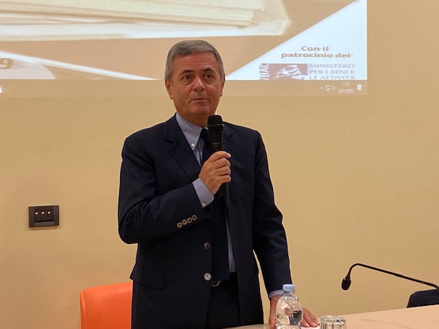 A lezione di democrazia, razzismo e attualità con Ezio Mauro