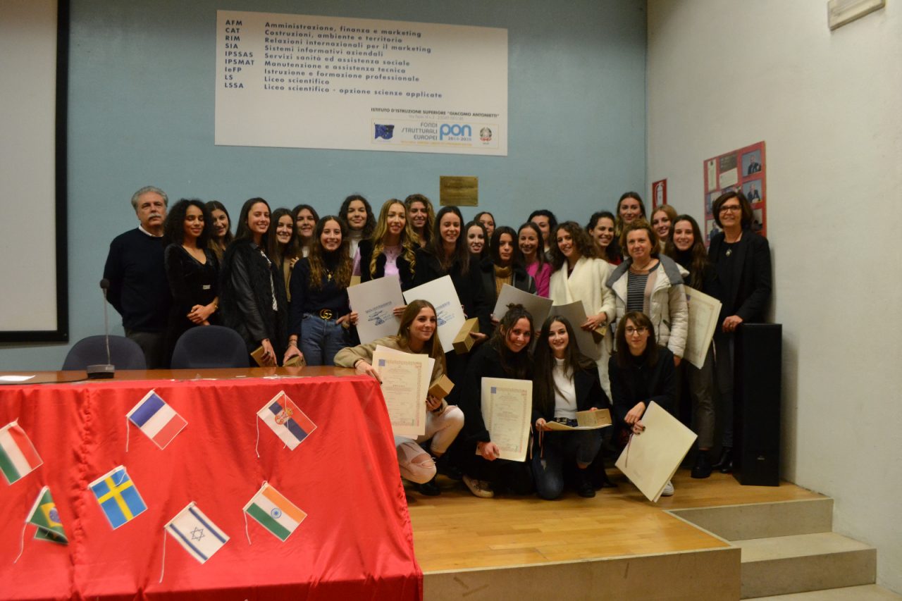 Intitolata al prof. Mario Ferrari la biblioteca dell’ Antonietti