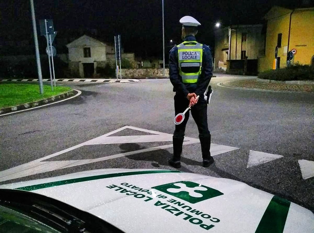 Semina il panico sulle strade della Franciacorta: fermato dalla Polizia Locale