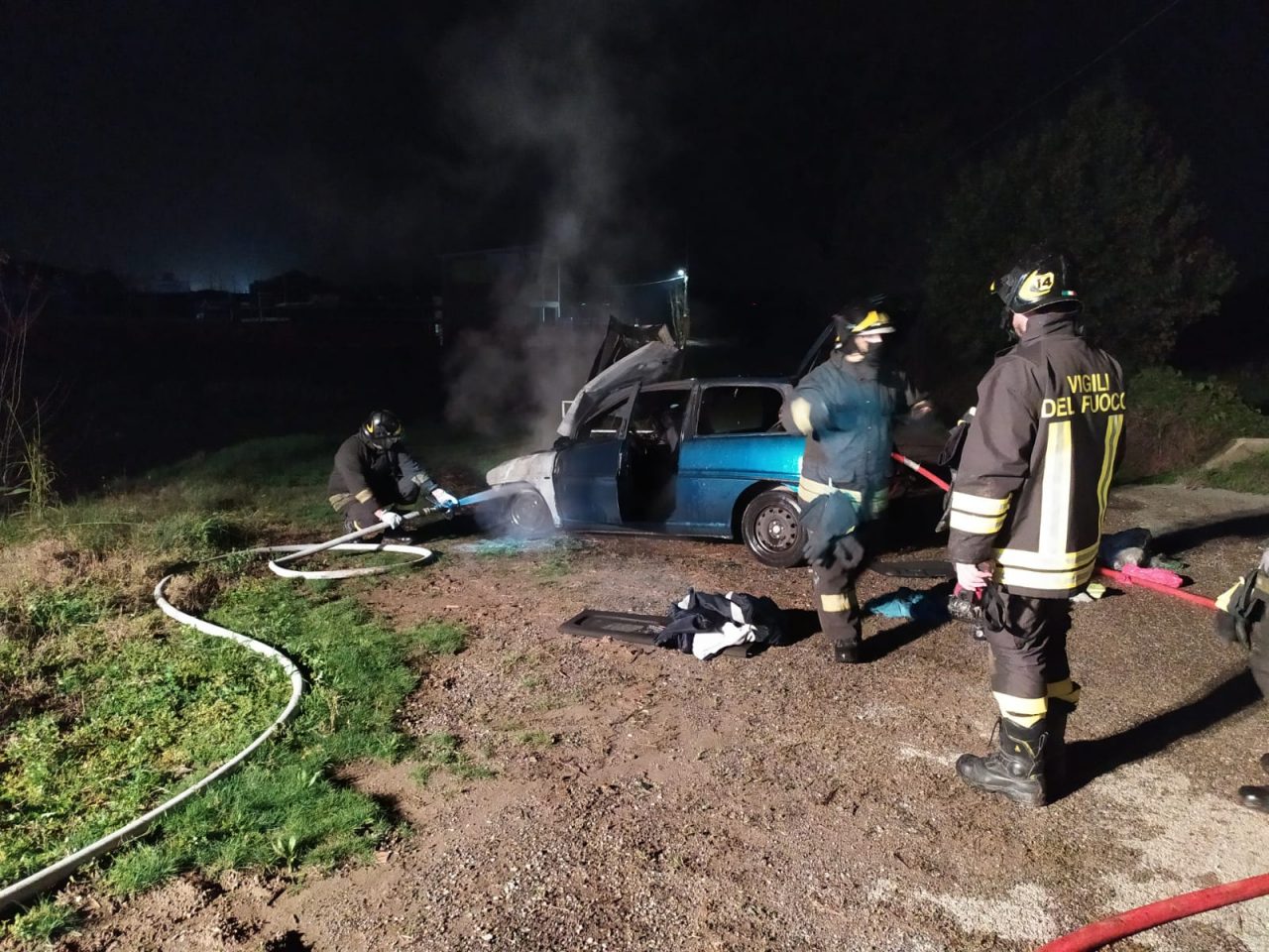 Auto in fiamme sulla statale 45bis a Manerbio