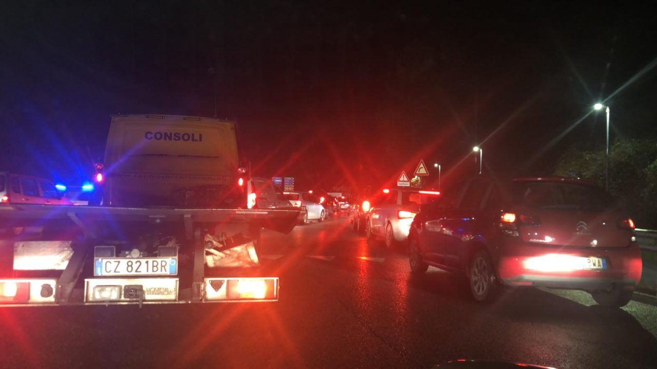 Investito pedone a Iseo: è codice rosso con il traffico in tilt