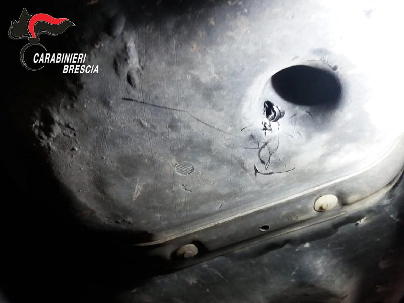 Rubava benzina forando i serbatoi, arrestato 44enne di Salò