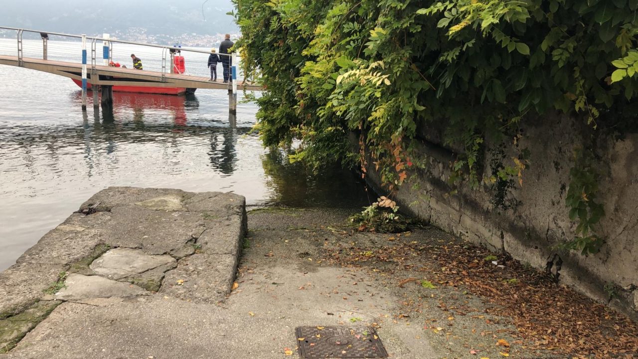 Cadavere nel lago a Iseo: prende piede l’ipotesi del gesto estremo
