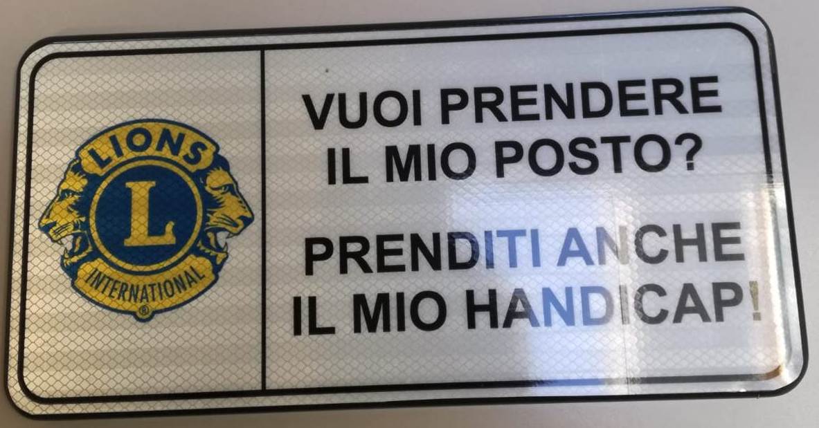 Rispetto della disabilità: a Palazzolo arrivano nuove targhe nei parcheggi