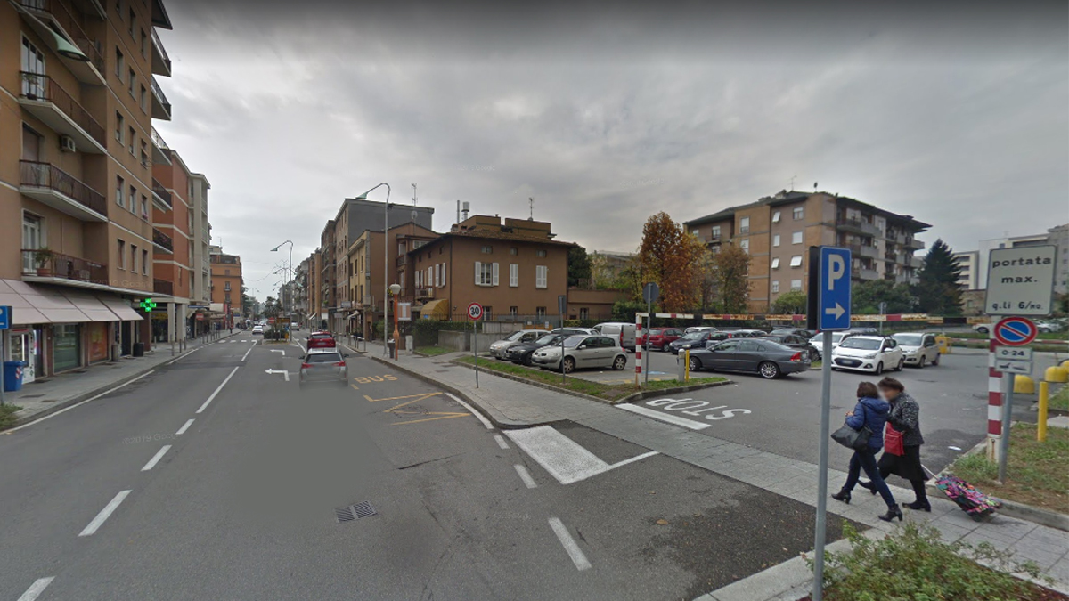 Rapina in casa a Brescia: gioielliere accoltellato, lama perfora il polmone