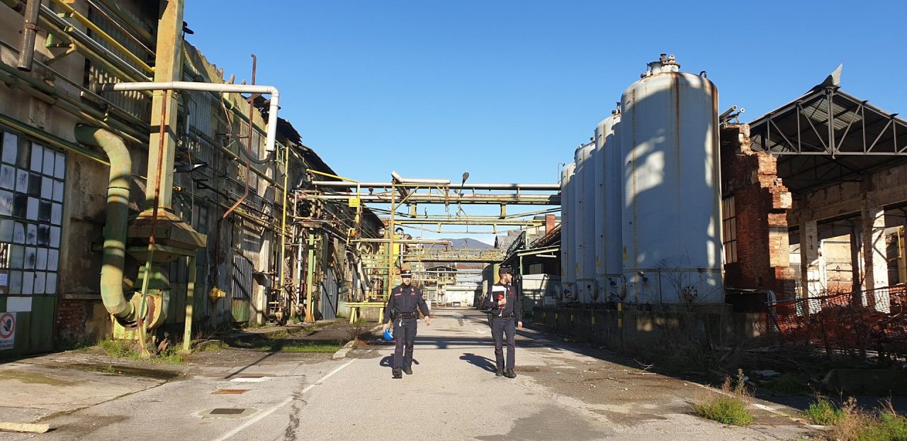 Sequestrati tre capannoni dello stabilimento chimico Caffaro