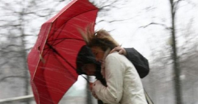 Allerta meteo per vento forte: dalla serata rovesci e forti raffiche – PREVISIONI METEO