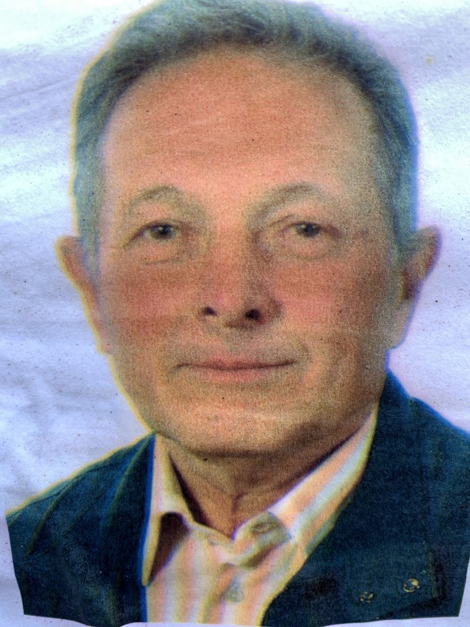 Trovato morto tra i campi: insegnante in pensione stroncato da un malore