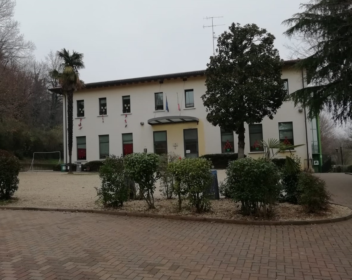 Furto a scuola sotto le feste: rubati 12 computer