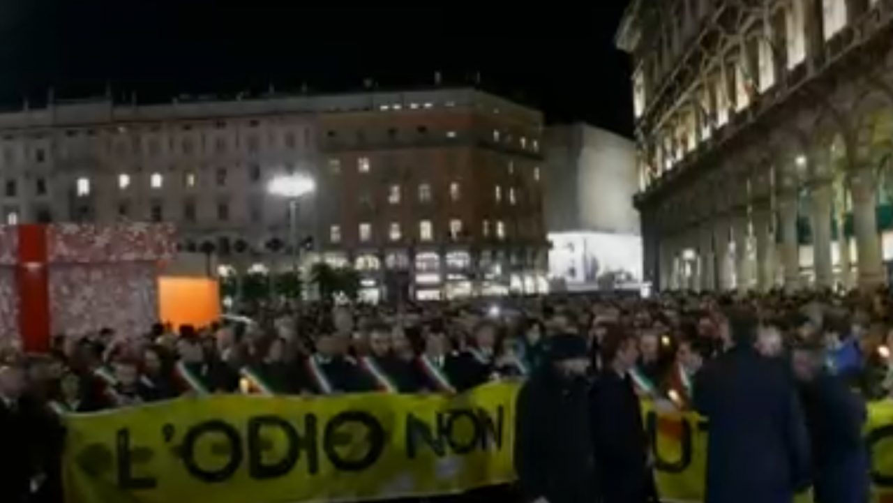 Sindaci in marcia a Milano: “L’odio non ha futuro”