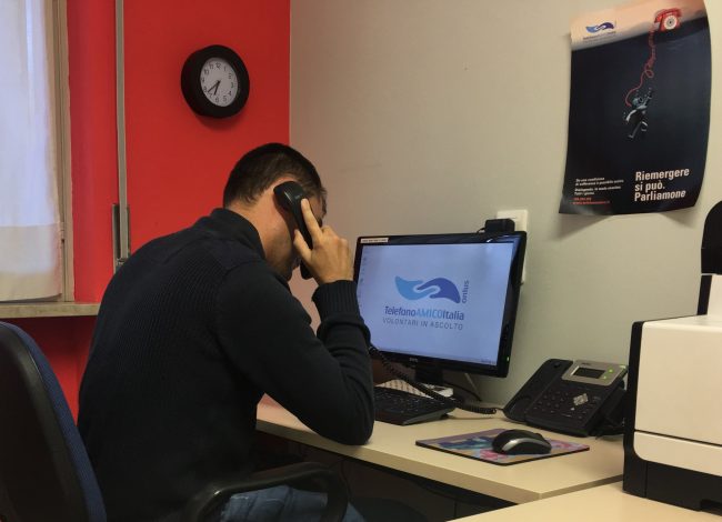 Telefono Amico, pronti all’ascolto anche a Natale