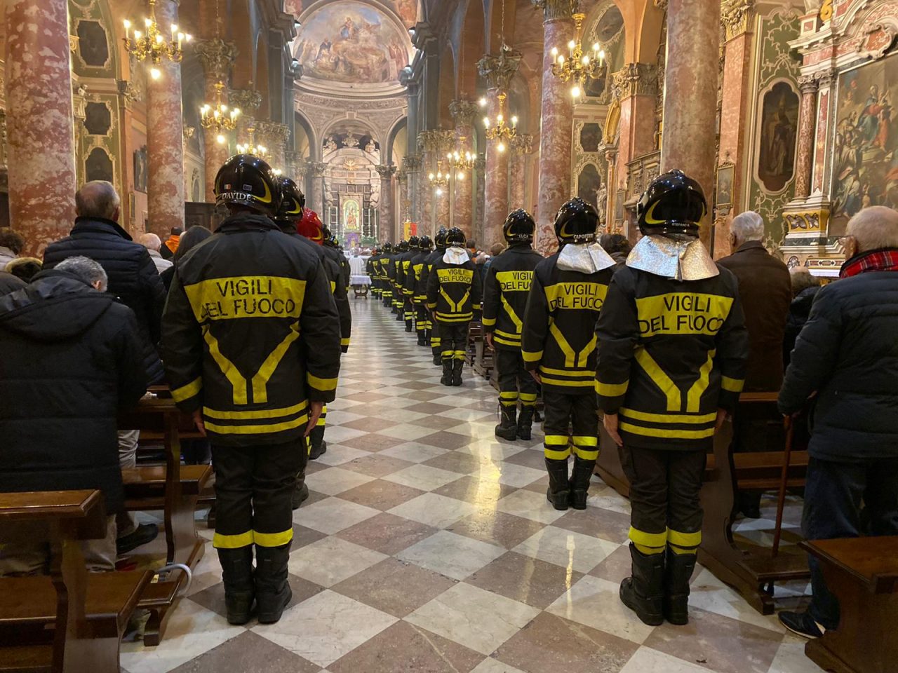 Vigili del fuoco e artiglieri celebrano Santa Barbara GALLERY