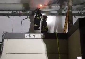 Incendio in un condotto di areazione in una fonderia VIDEO