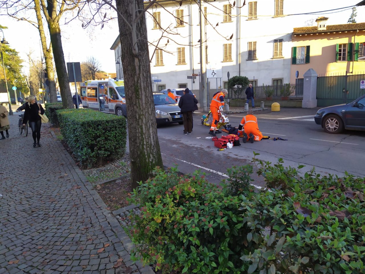Pedone investito a Chiari: è codice rosso