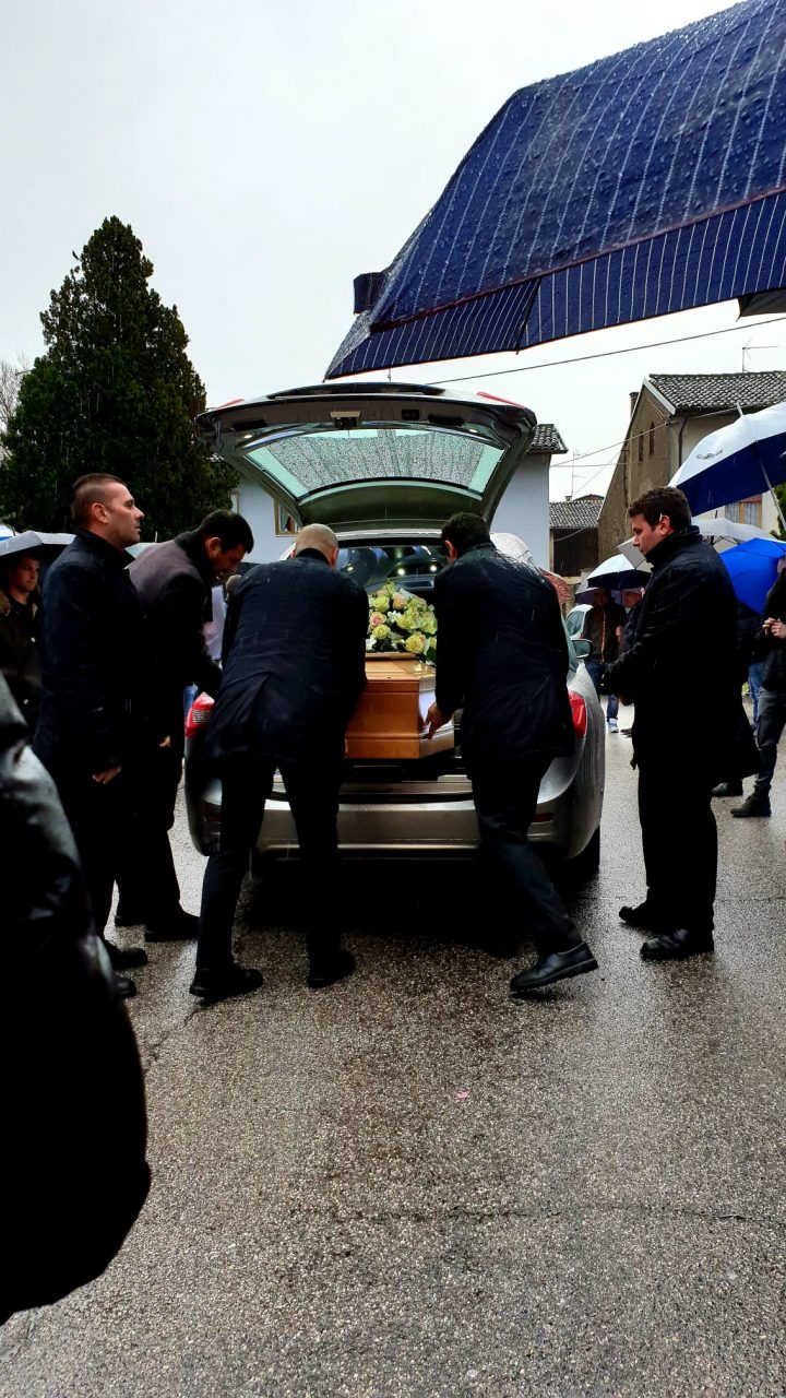 Calvisano e Mezzaze uniti per l’addio a Giulia: “Insegna lo stile agli angeli”