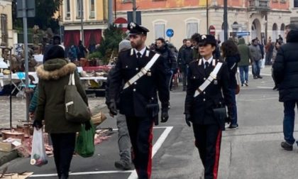 Rivendeva al mercato dell’antiquariato due statue rubate in chiesa a Dello