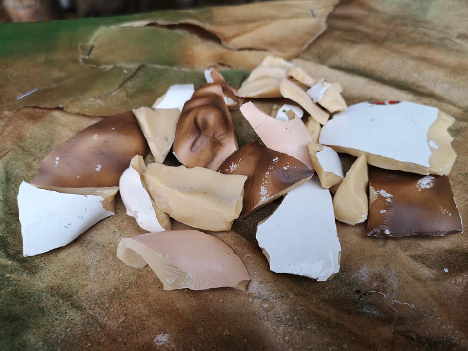 Vandali del presepe spaccano la statua di Gesù e mettono il video su Instagram