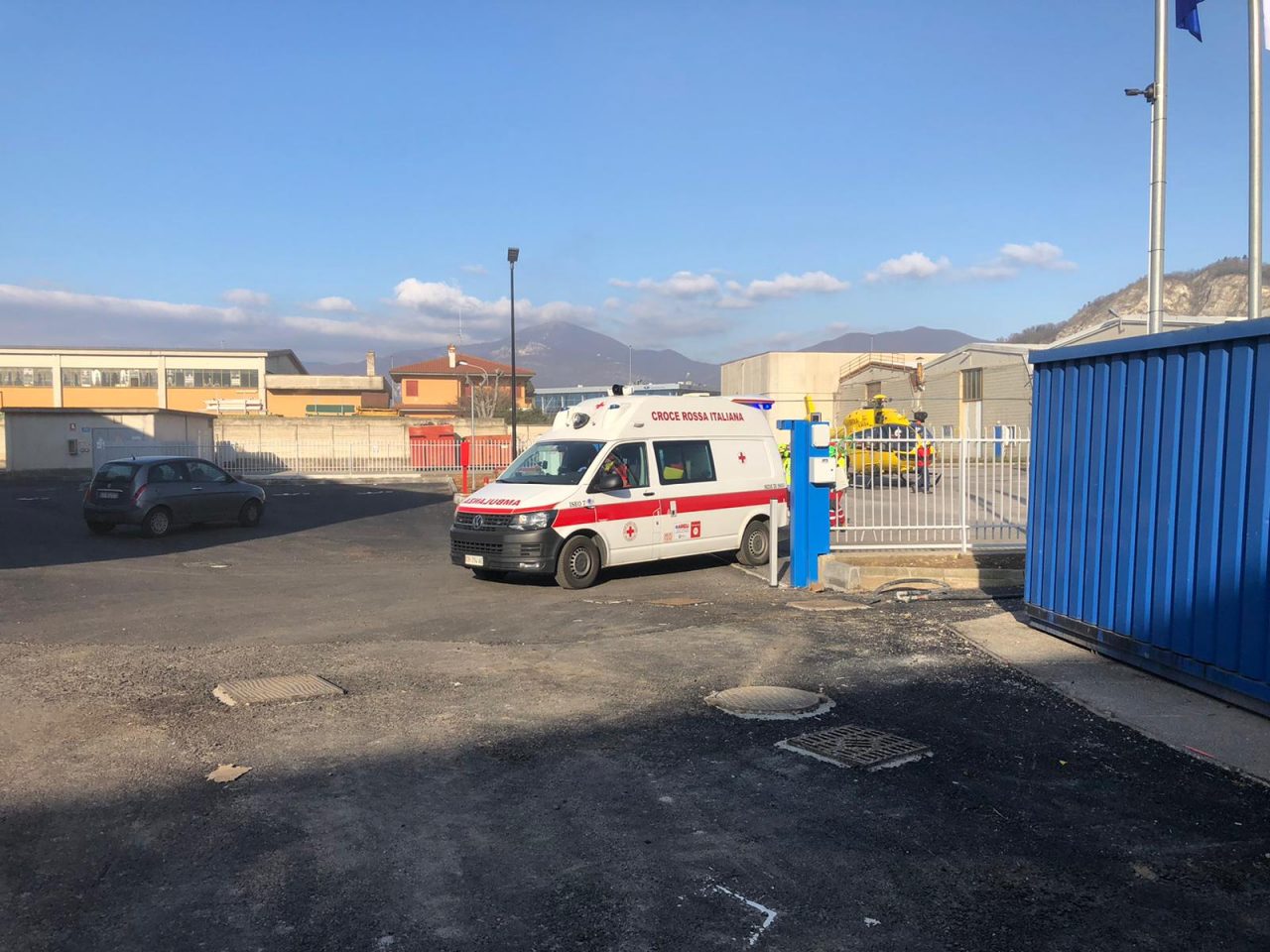 Precipita sul posto di lavoro, arriva l’elisoccorso a Provaglio