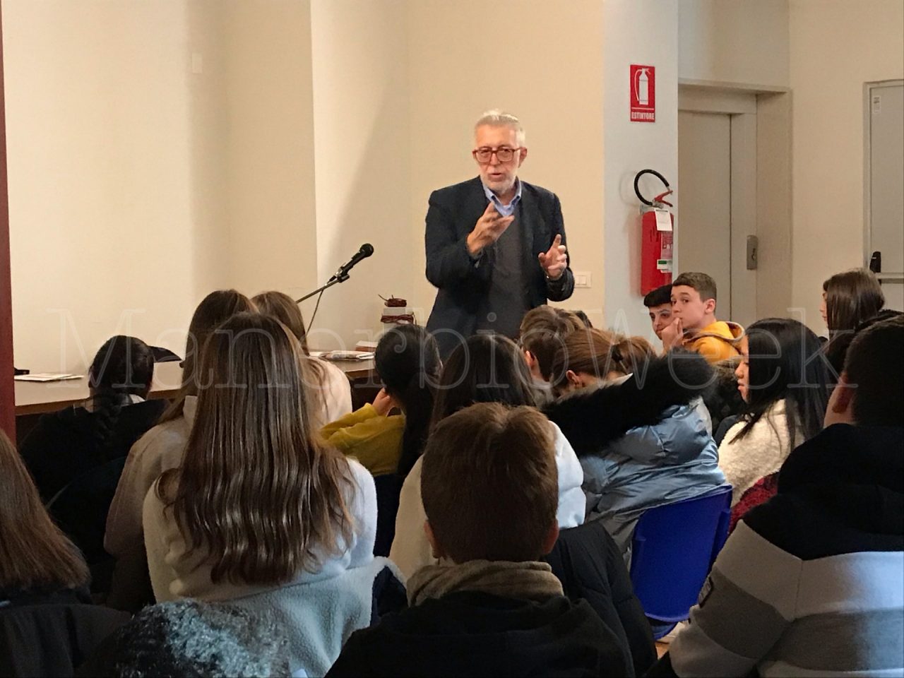 Pontevico lo storico Gian Carlo Corada parla di Costituzione ai ragazzi delle medie