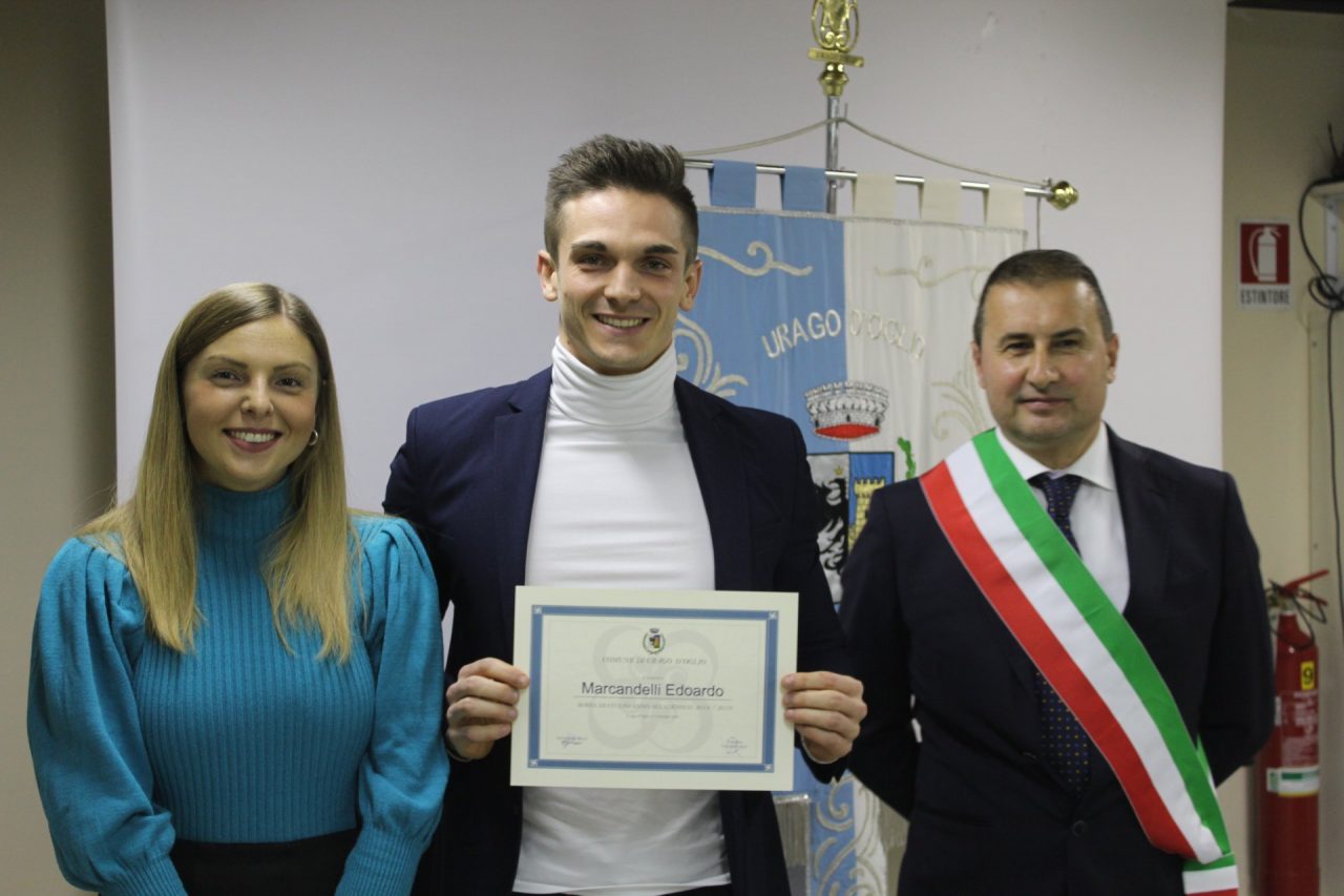 Urago premia le eccellenze scolastiche