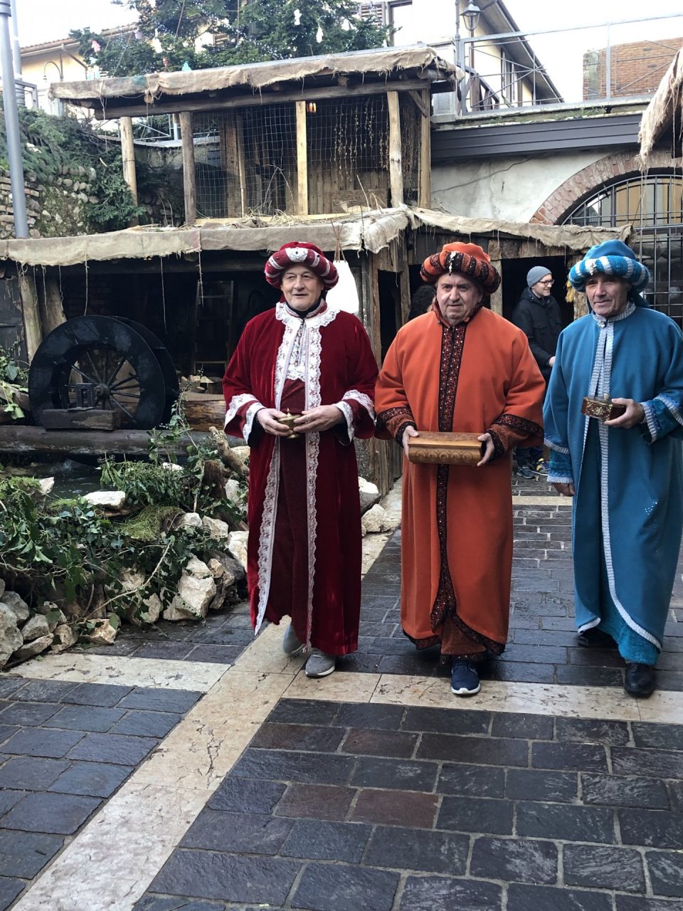 Urago d’Oglio, il presepio vivente accoglie l’arrivo dei Re Magi