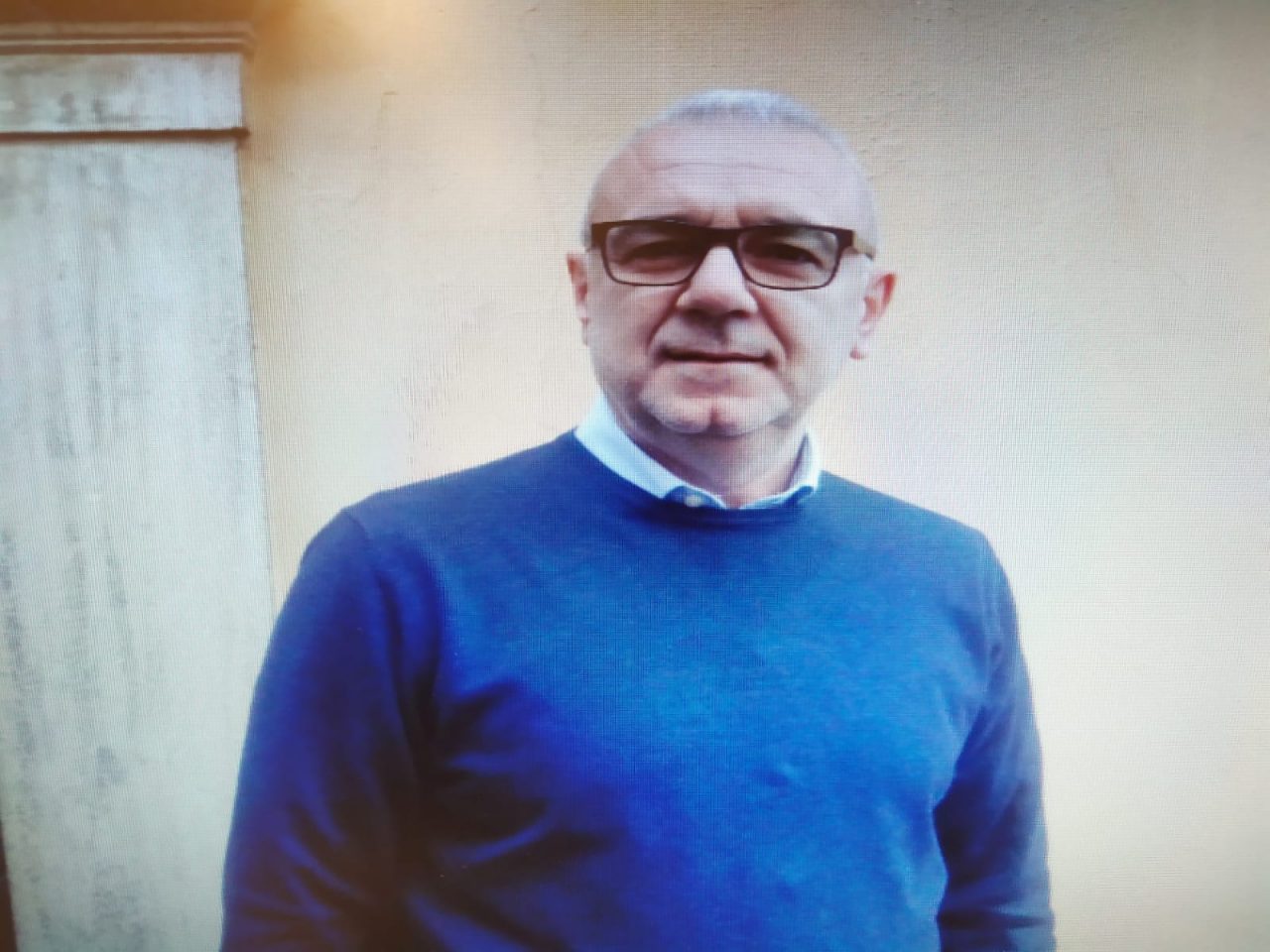 Il suo cuore smette di battere, barista gli salva la vita