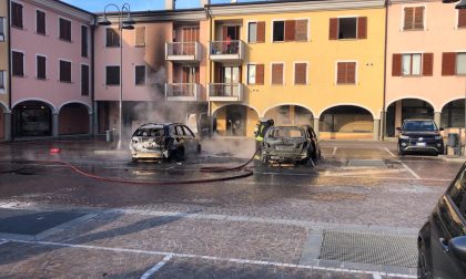 Veicoli in fiamme a Cologne: è un gesto doloso VIDEO