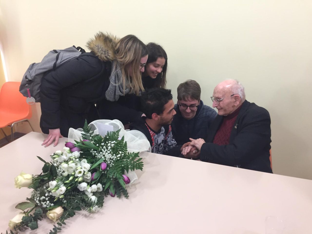 Reduce dei campi di sterminio a scuola per raccontare la storia