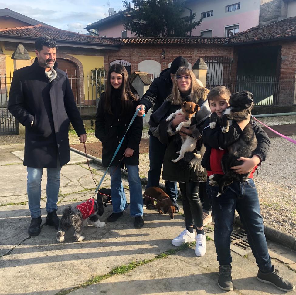 Mairano benedice gli animali domestici