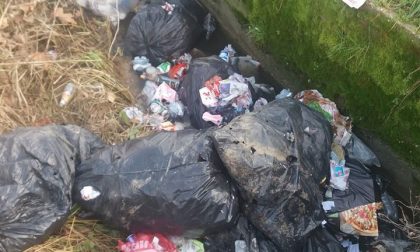 Abbandonano quintali di rifiuti, in arrivo sanzioni esorbitanti