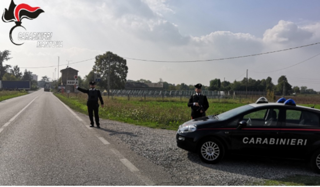 Tentano il furto al supermercato ma vengono beccati
