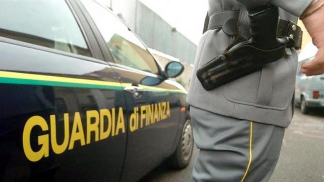 Sequestrate 19 auto a un pregiudicato già in carcere, erano intestate a un prestanome