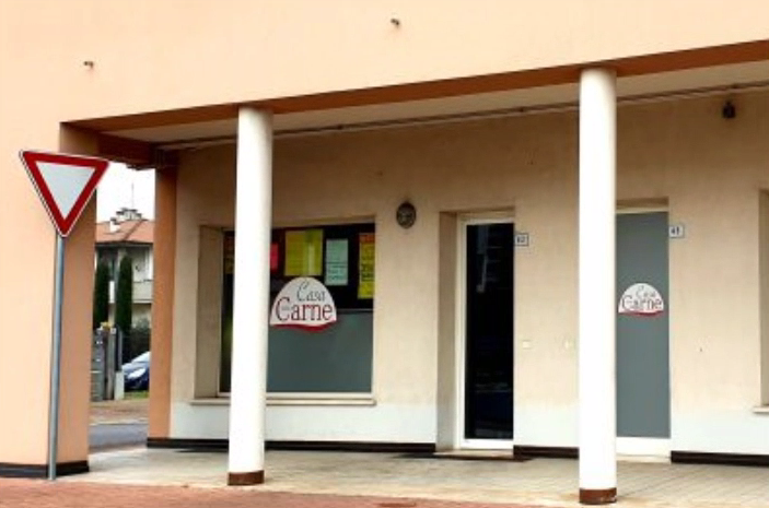 Ladri carnivori, via con grossi tagli di carne e macchinari