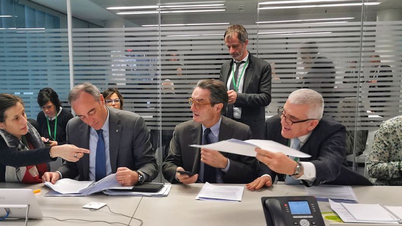 Coronavirus in Lombardia: positiva una collaboratrice di Fontana