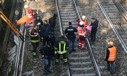 Uomo muore travolto dal treno a Monza