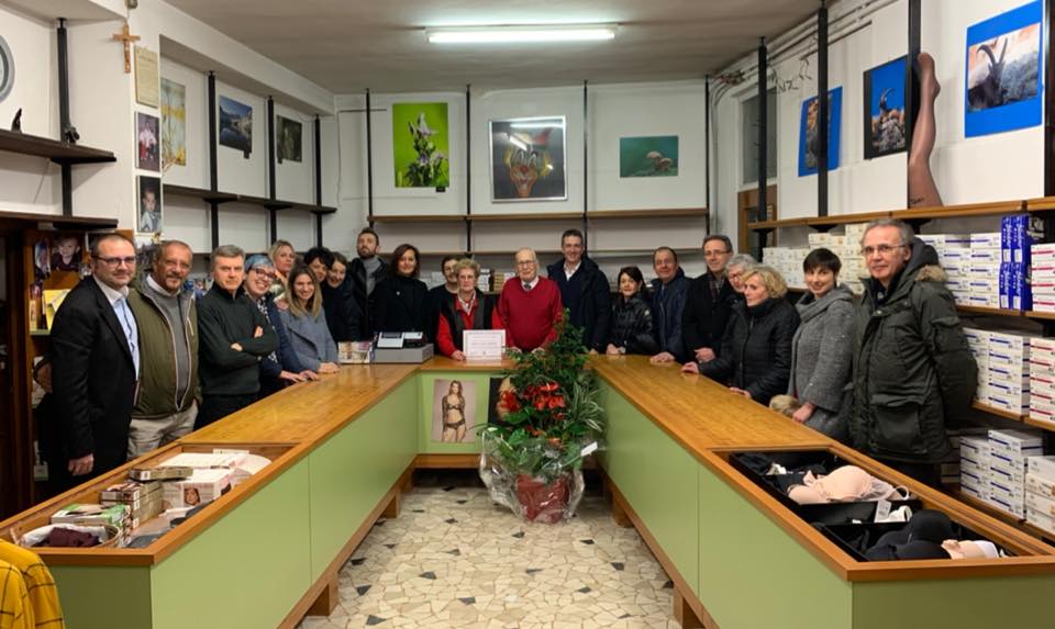 Abbassa la serranda la merceria Mondini, un pezzo di storia di Chiari