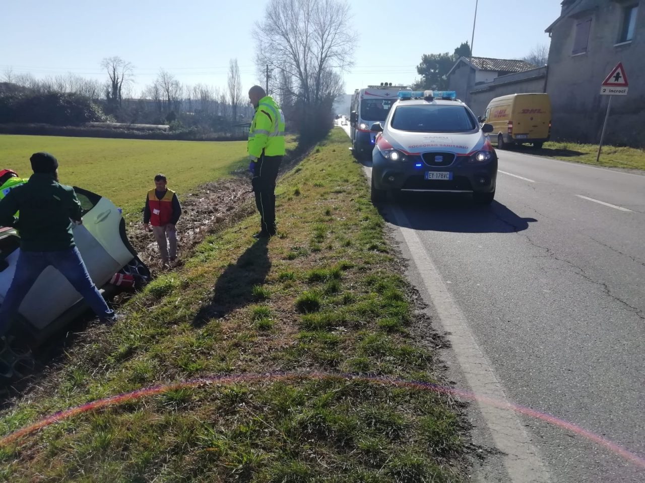 Ha un calo glicemico e finisce fuori strada