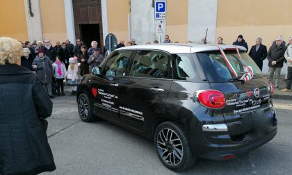 I cittadini palazzolesi donano un’auto all’associazione Cor Unum