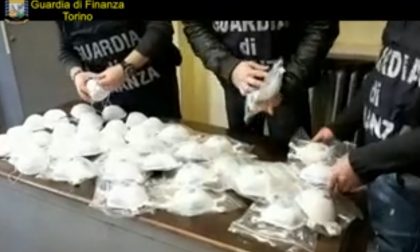Stroncato il business illegale delle mascherine a 5mila euro VIDEO
