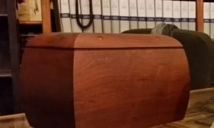 Rubata l’urna con le ceneri del padre: l’appello della figlia