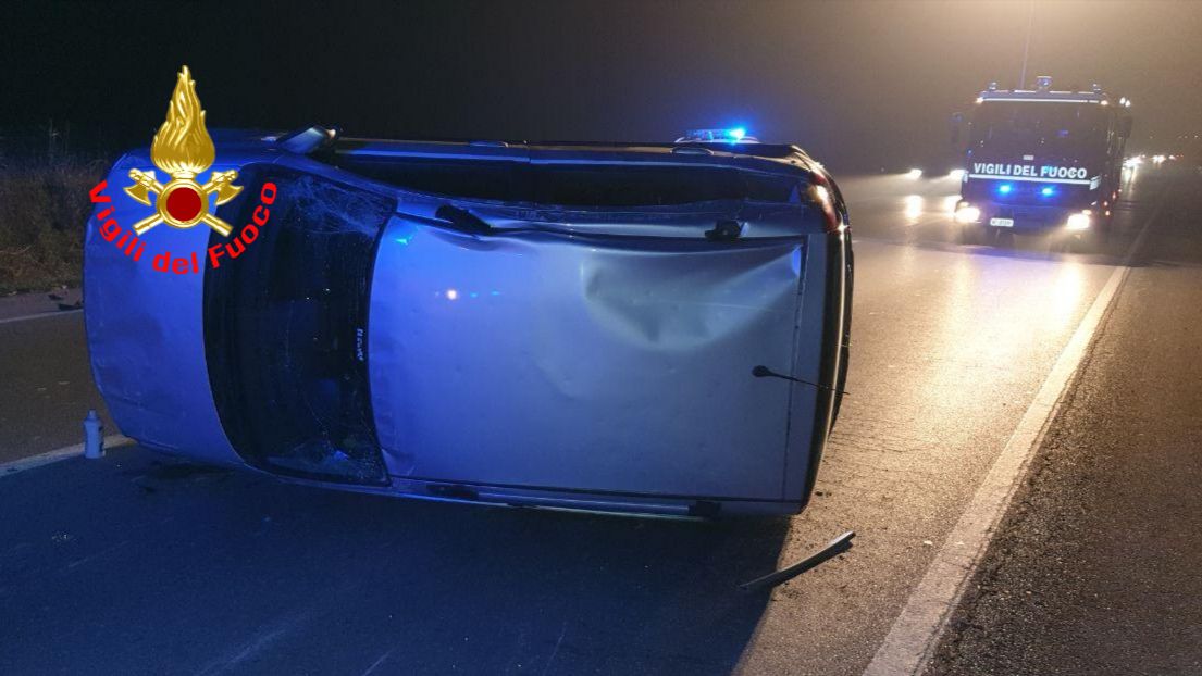 Ribaltamento a Gavardo, paura per una bambina SIRENE DI NOTTE