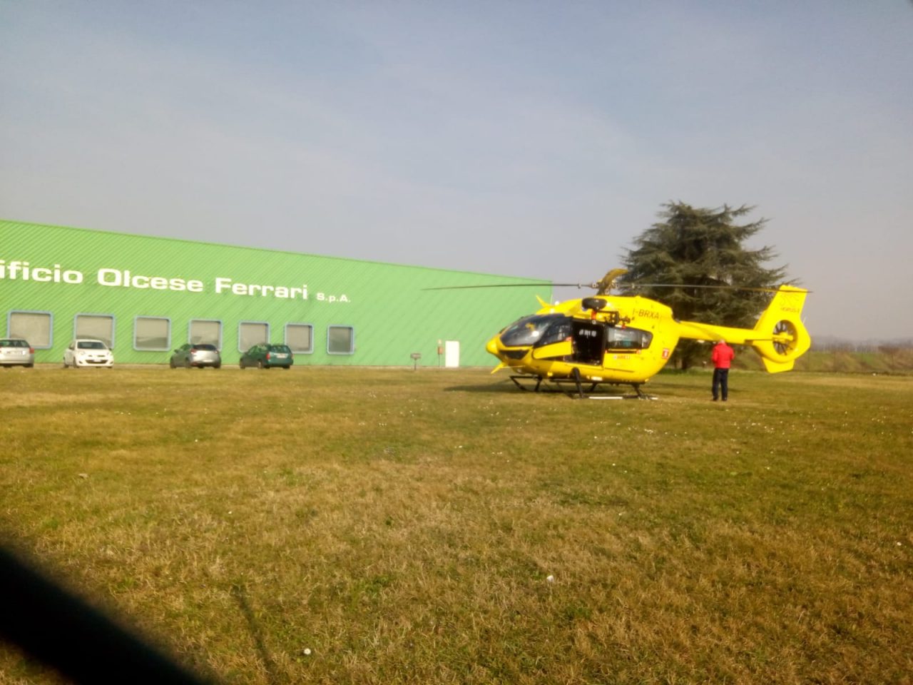 Resta folgorato in un’azienda: elisoccorso ad Adro per un 53enne