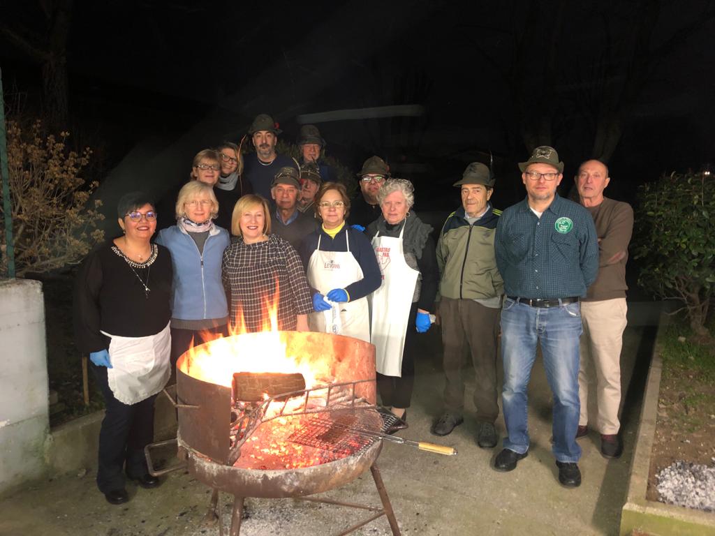 Mairano, lo spiedo degli Alpini