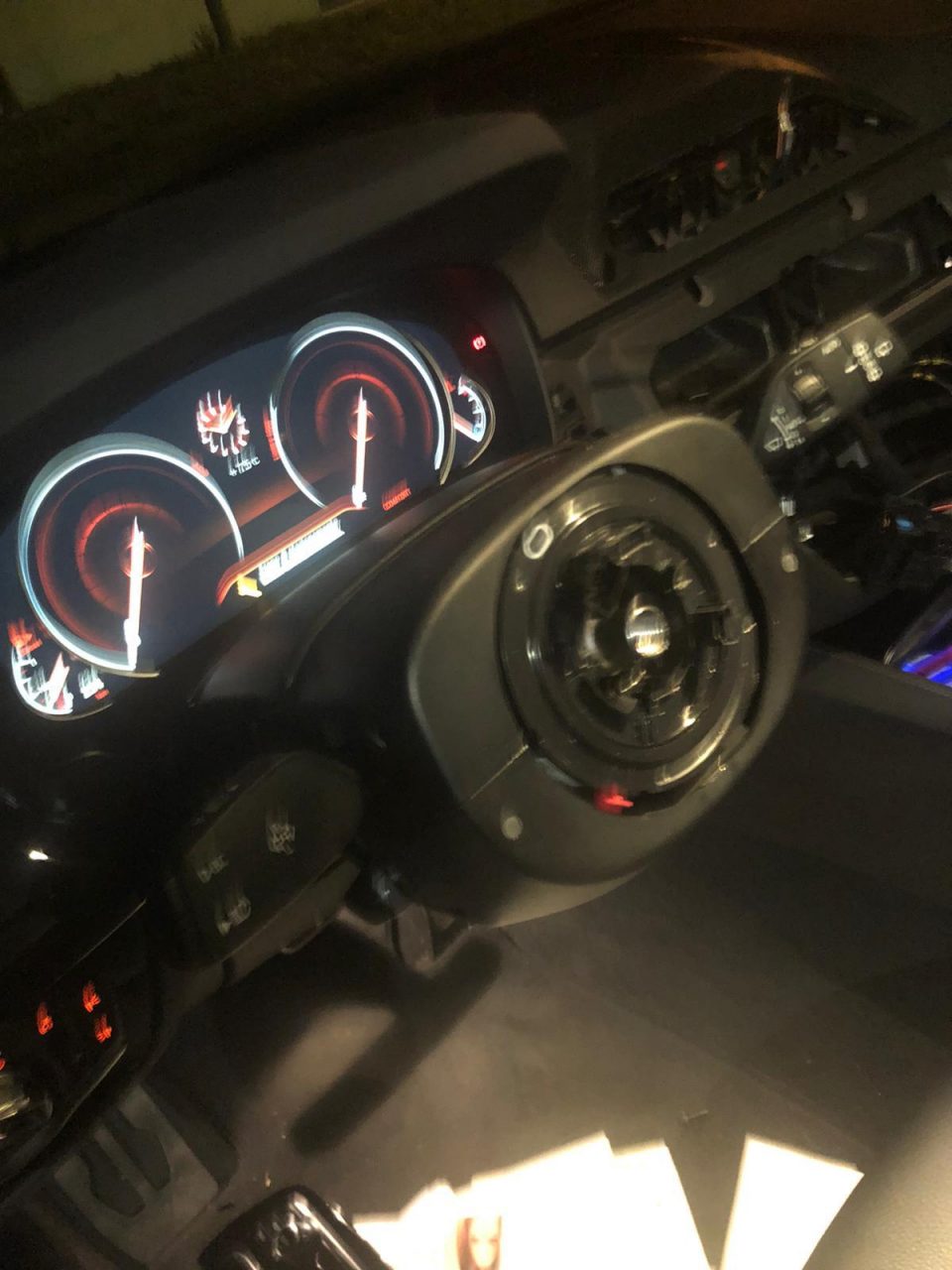 Saccheggiata Bmw a San Paolo: via volante e pezzi per 8mila euro