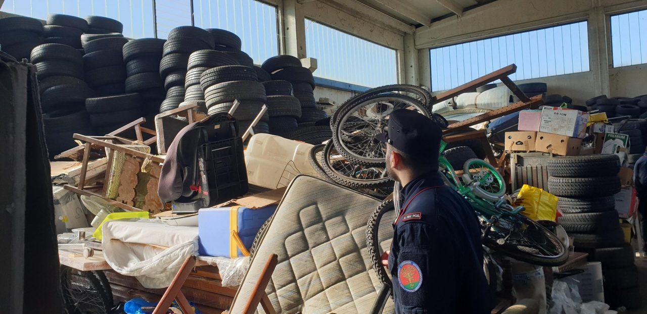Traffico illecito di rifiuti: sequestrato sito di stoccaggio abusivo