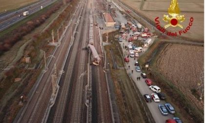 Treno Frecciarossa deragliato all'alba, i Vigili del fuoco in azione VIDEO