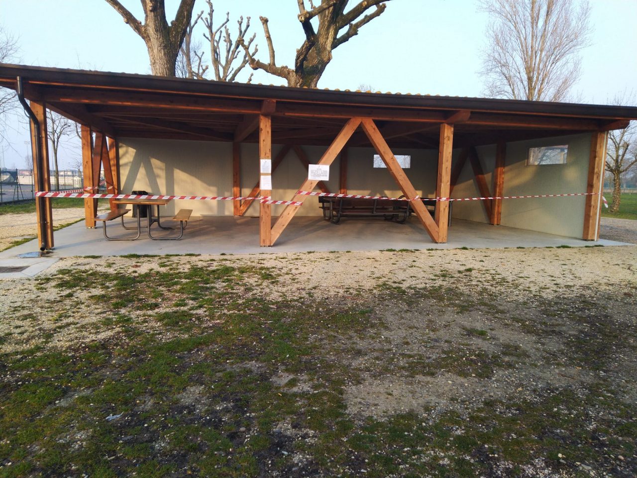 Leno sospeso il mercato settimanale, chiuso parco Gino Gaia