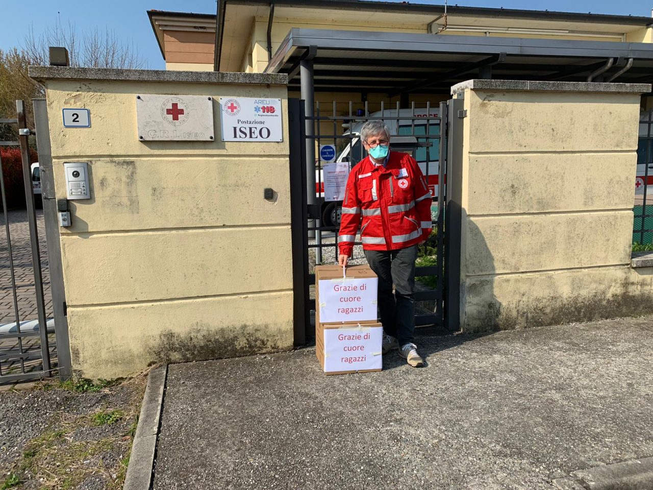 Coronavirus: mascherine in dono alla Croce rossa di Iseo