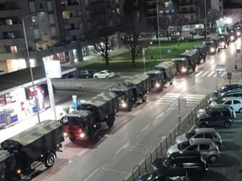 Straziante: l’Esercito porta le bare in altre regioni per le cremazioni
