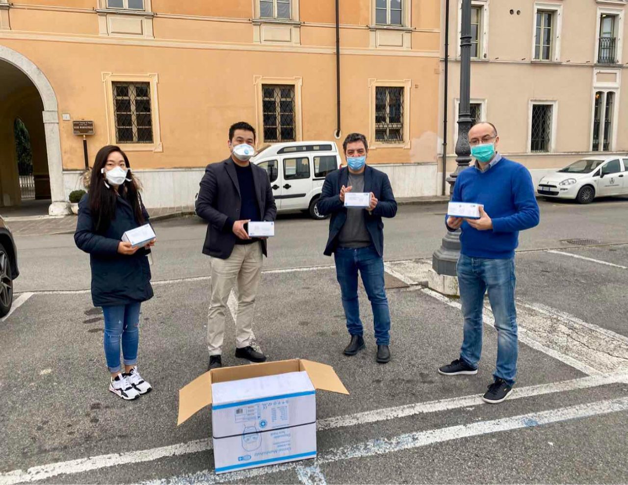 Dall’associazione Bar Cinese 2.000 mascherine per il Comune